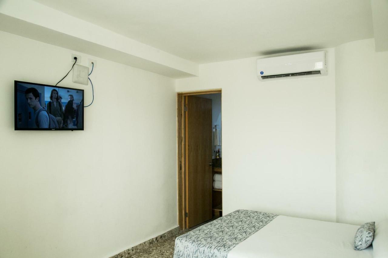 Booking 500 Monterrey Exterior photo