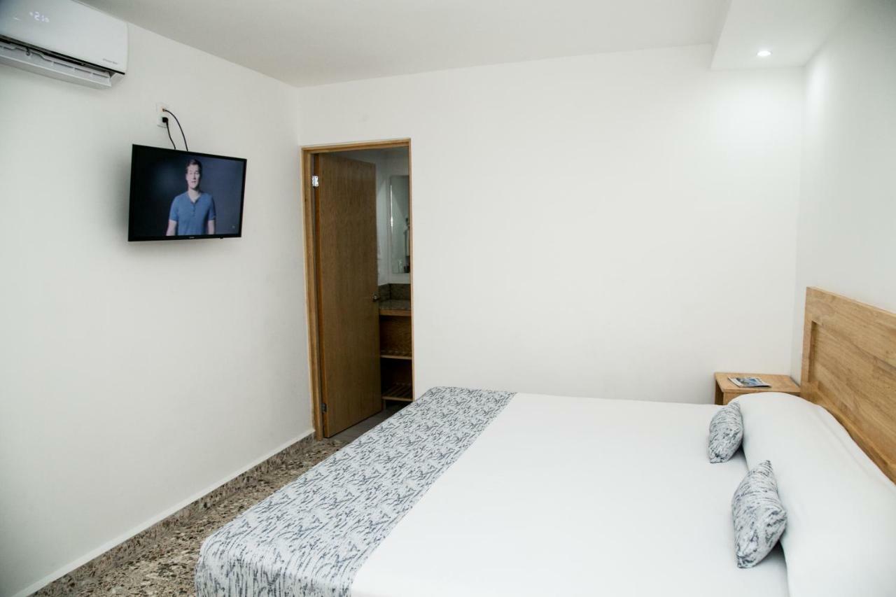 Booking 500 Monterrey Exterior photo