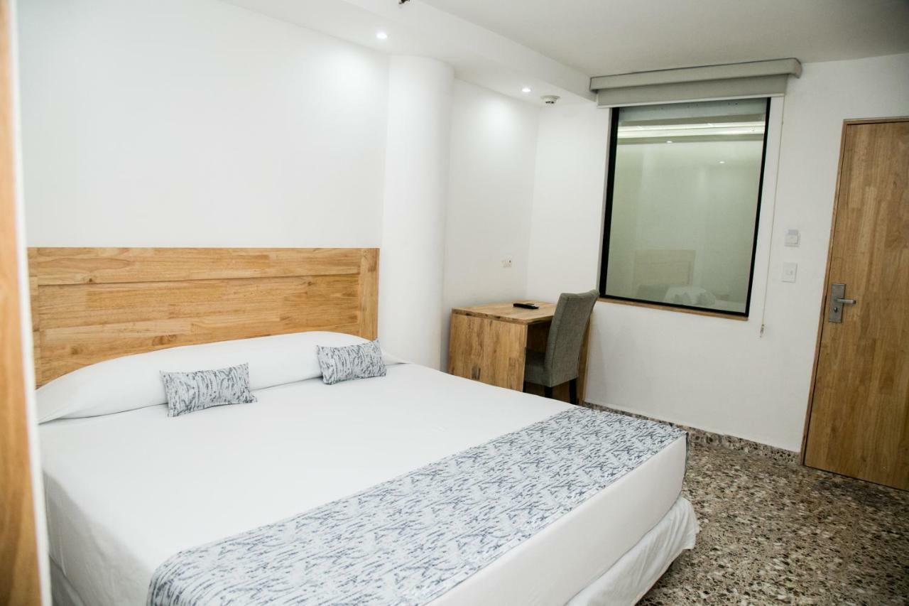 Booking 500 Monterrey Exterior photo