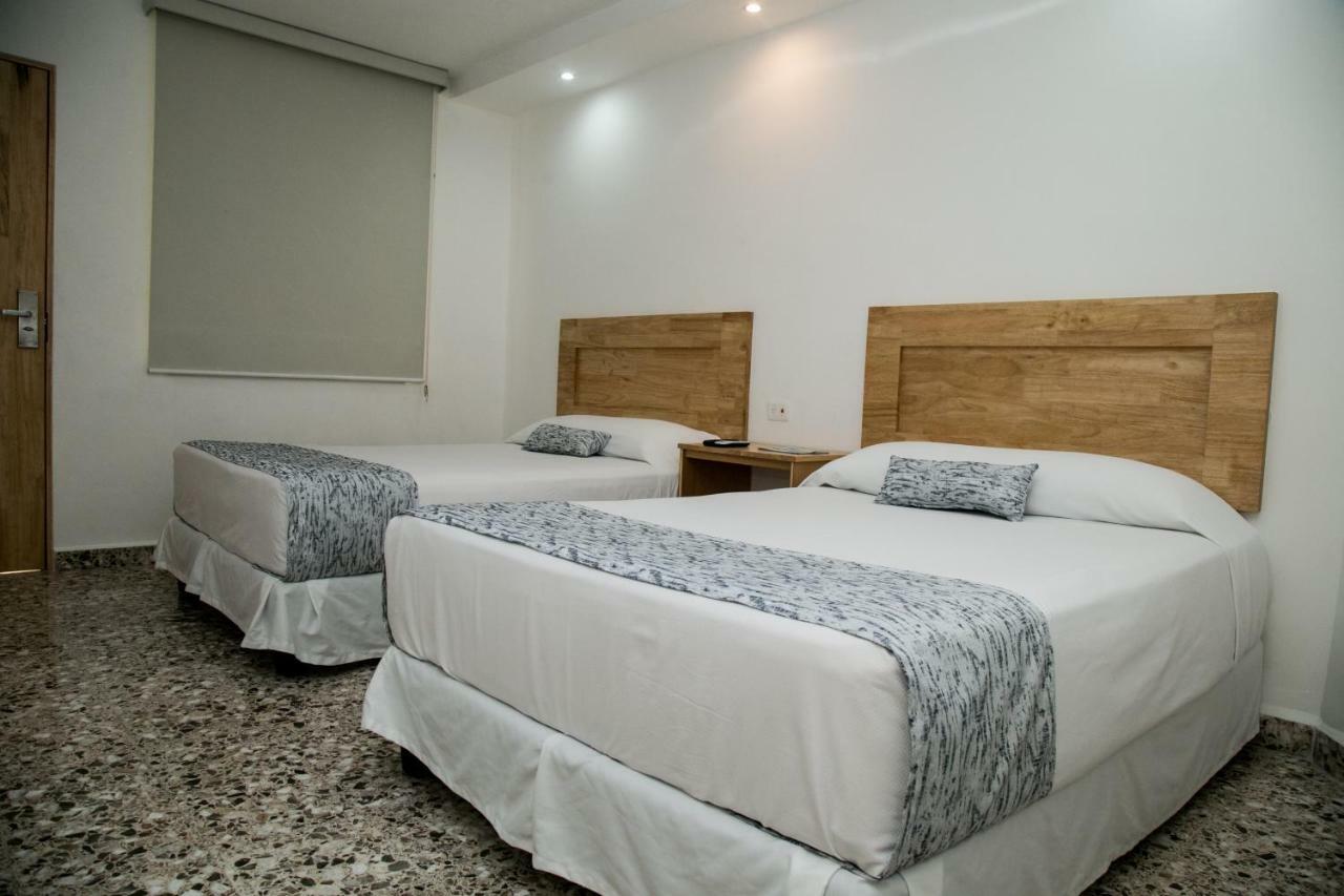 Booking 500 Monterrey Exterior photo