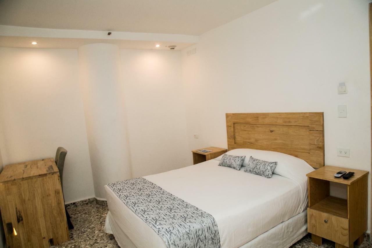 Booking 500 Monterrey Exterior photo
